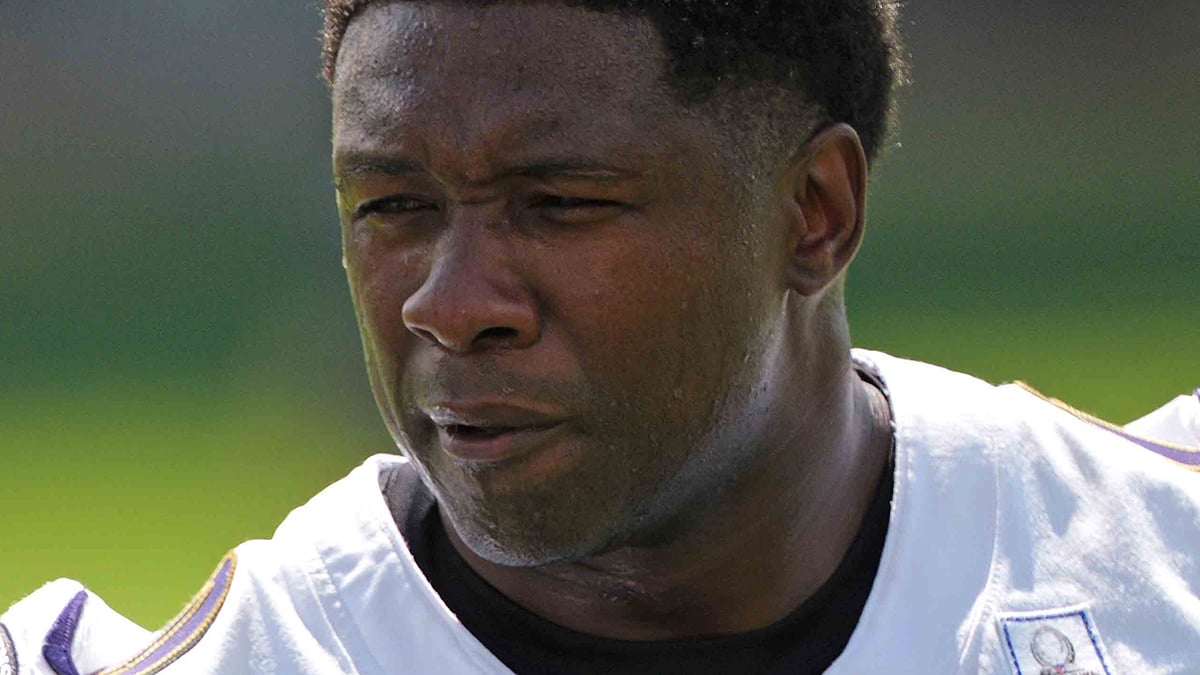 Roquan Smith Headshot