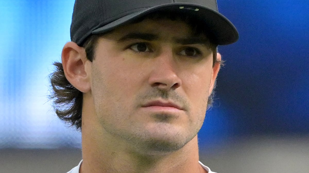 Daniel Jones Headshot