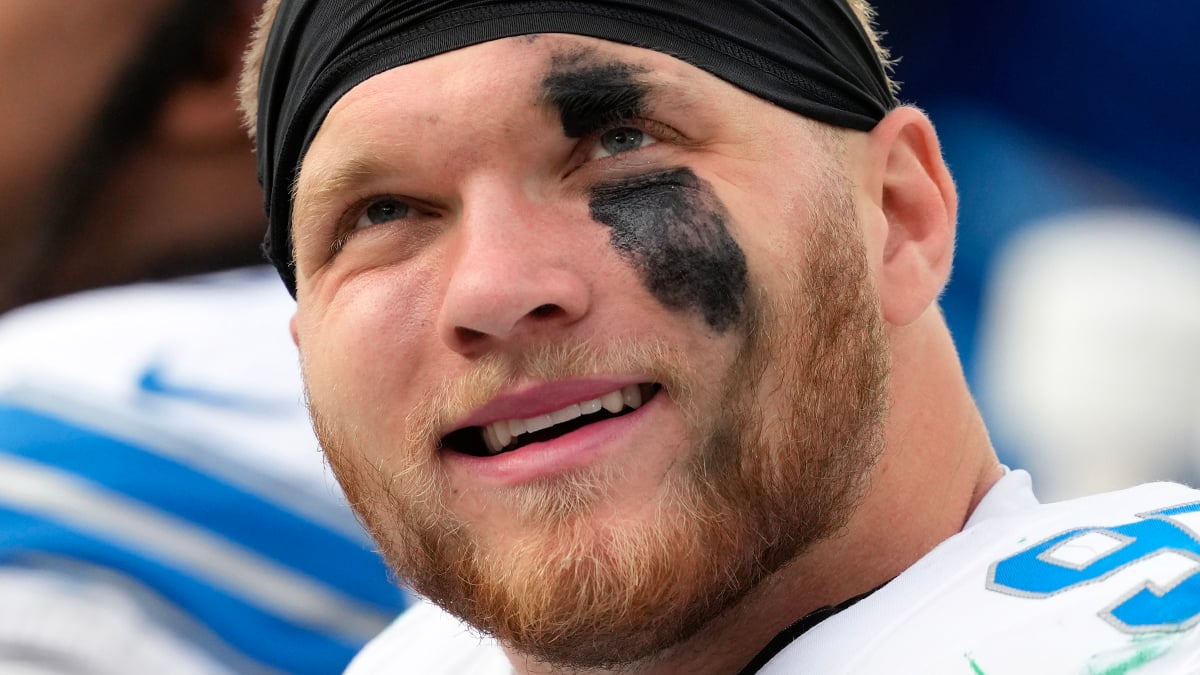 Aidan Hutchinson Headshot