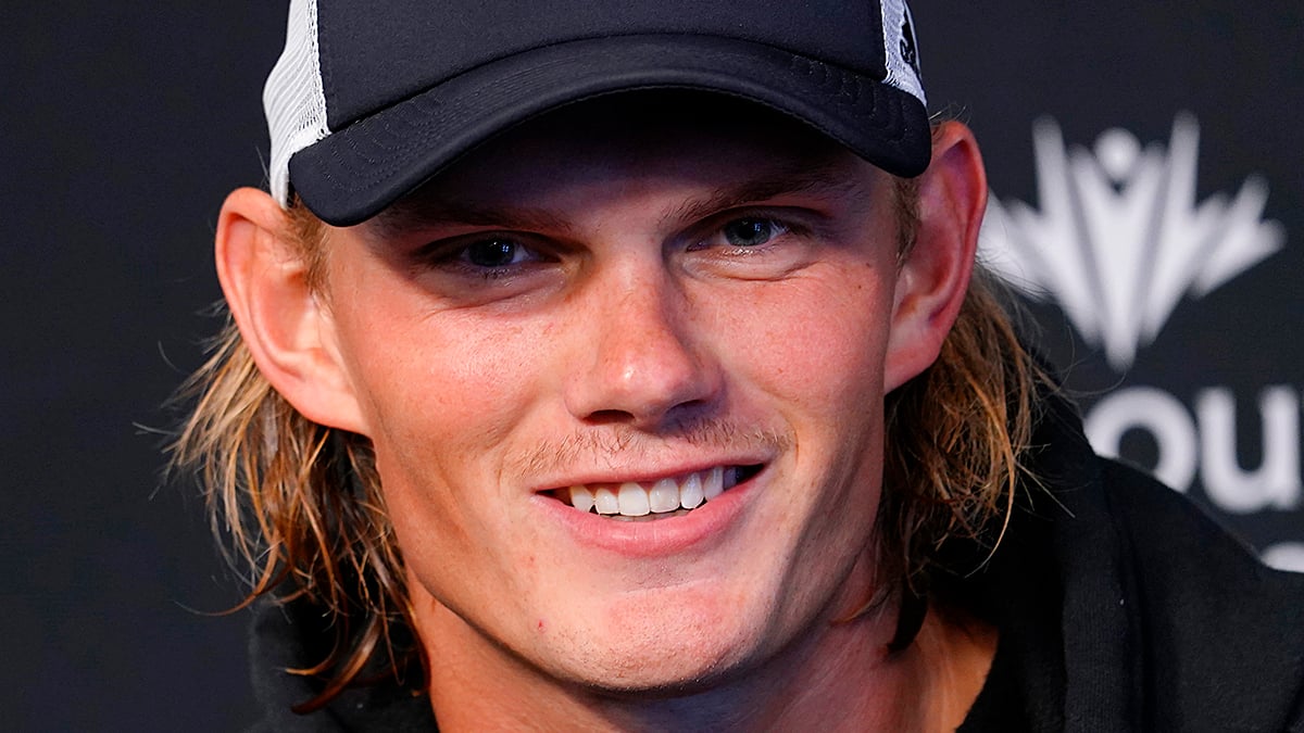 Daniel Carlson Headshot