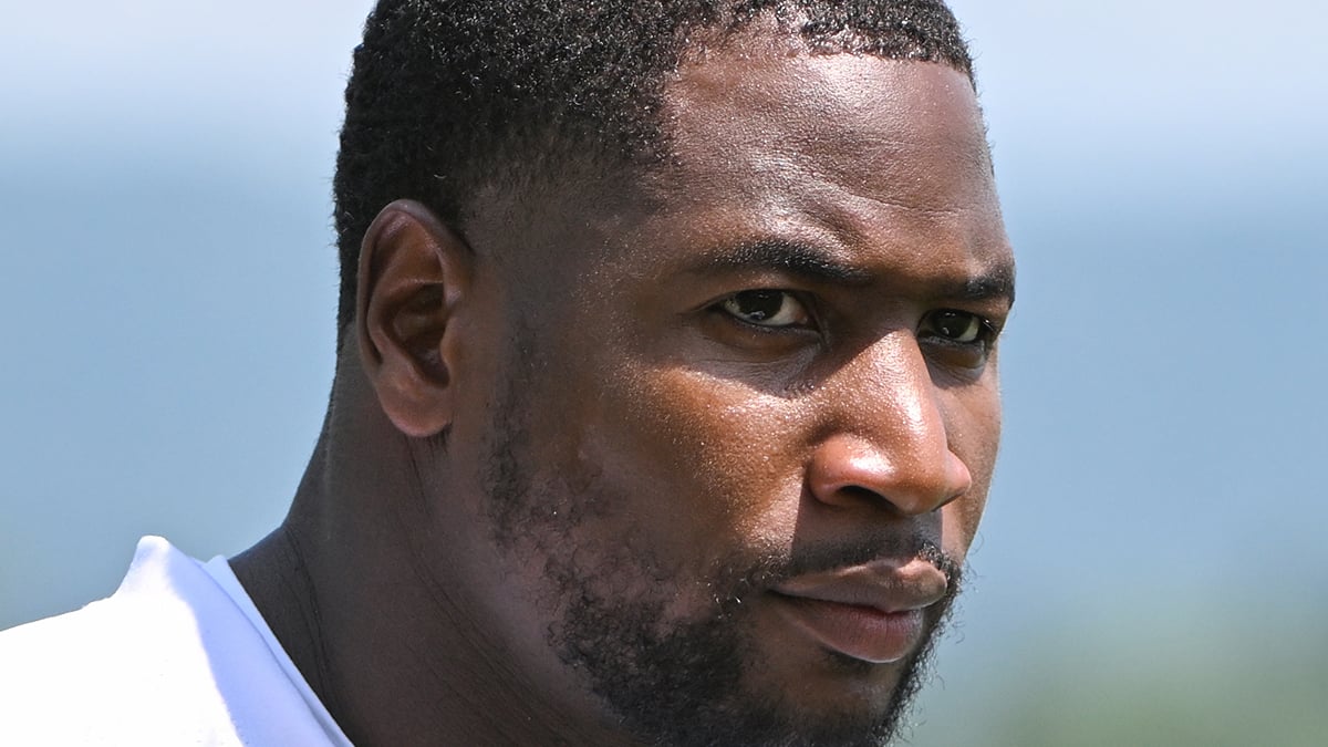 Jonnu Smith Headshot