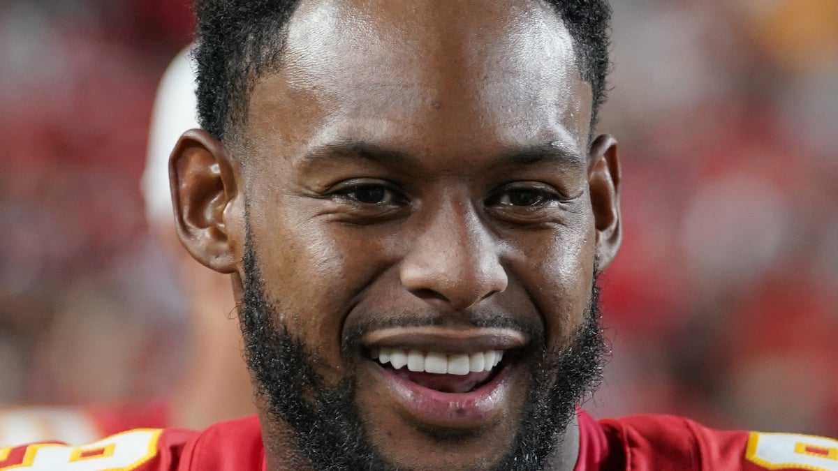 JuJu Smith-Schuster Headshot