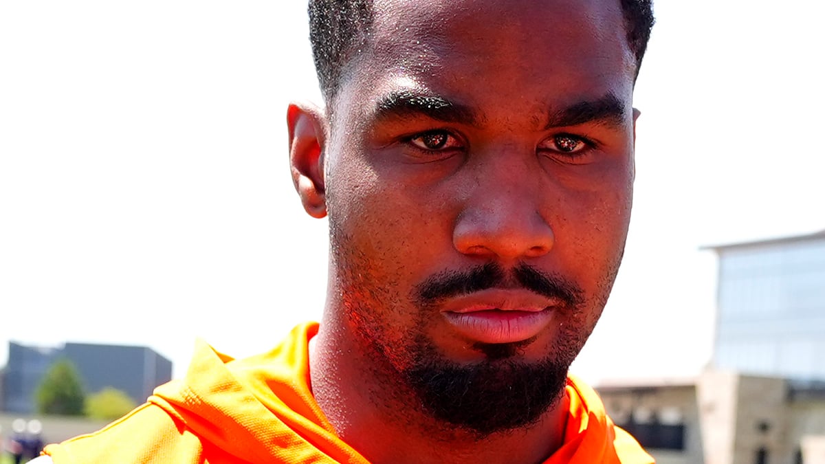 Jaylen Waddle Headshot