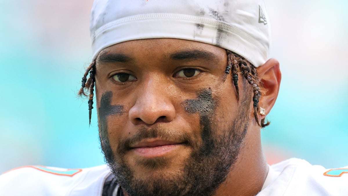 Tua Tagovailoa Headshot