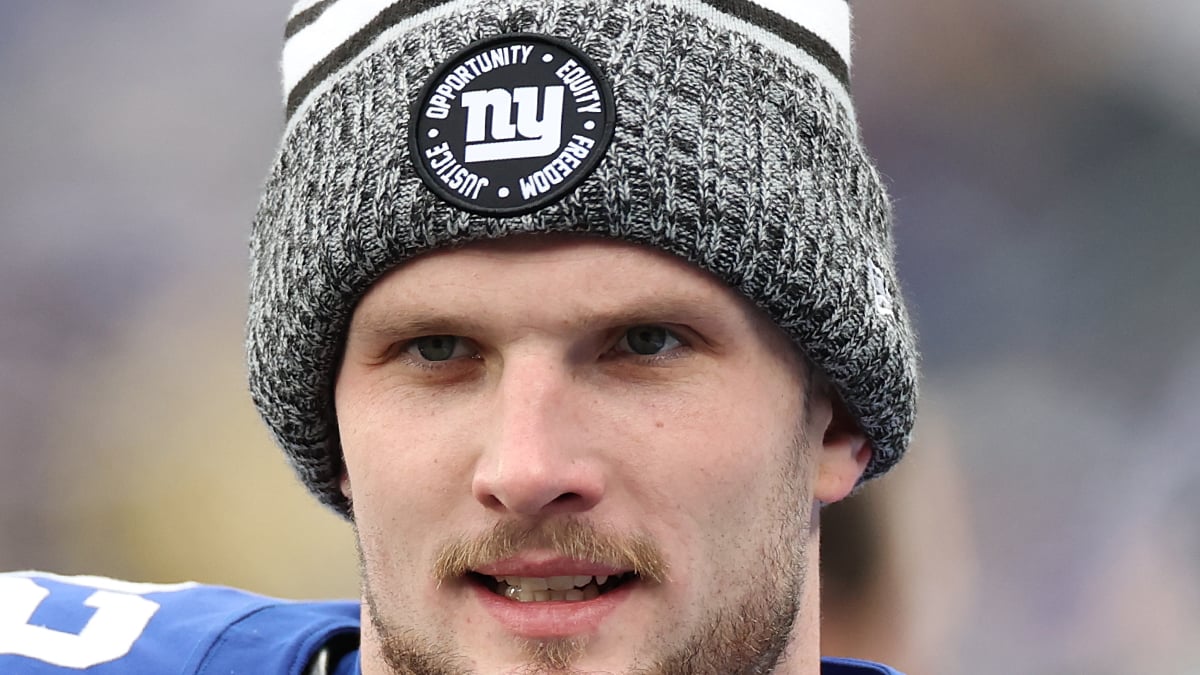 Daniel Bellinger Headshot