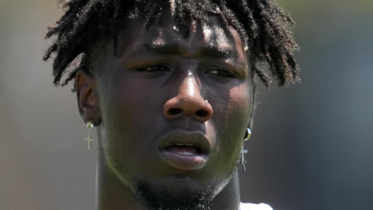 DeMarvion Overshown Headshot