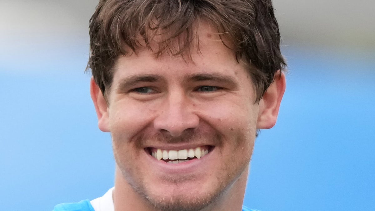 Justin Herbert Headshot