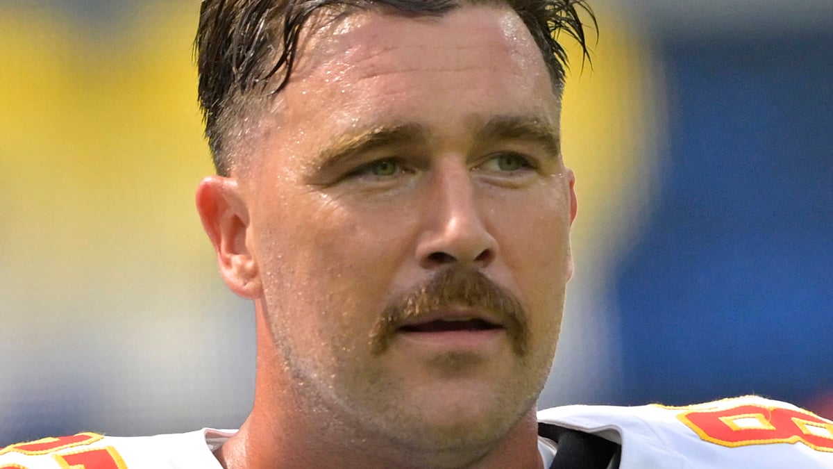 Travis Kelce Headshot