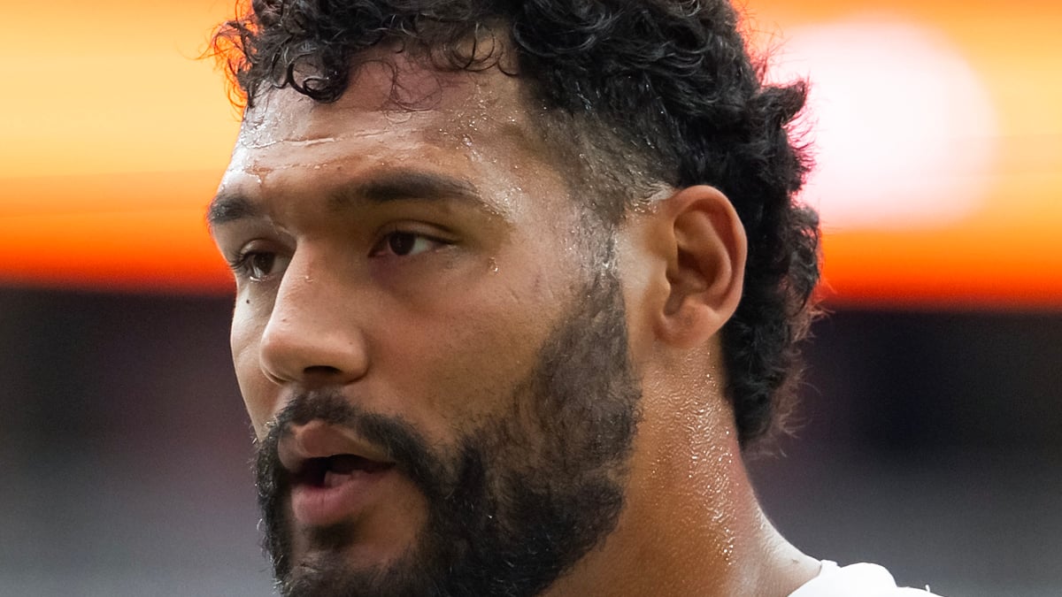 Zaven Collins Headshot