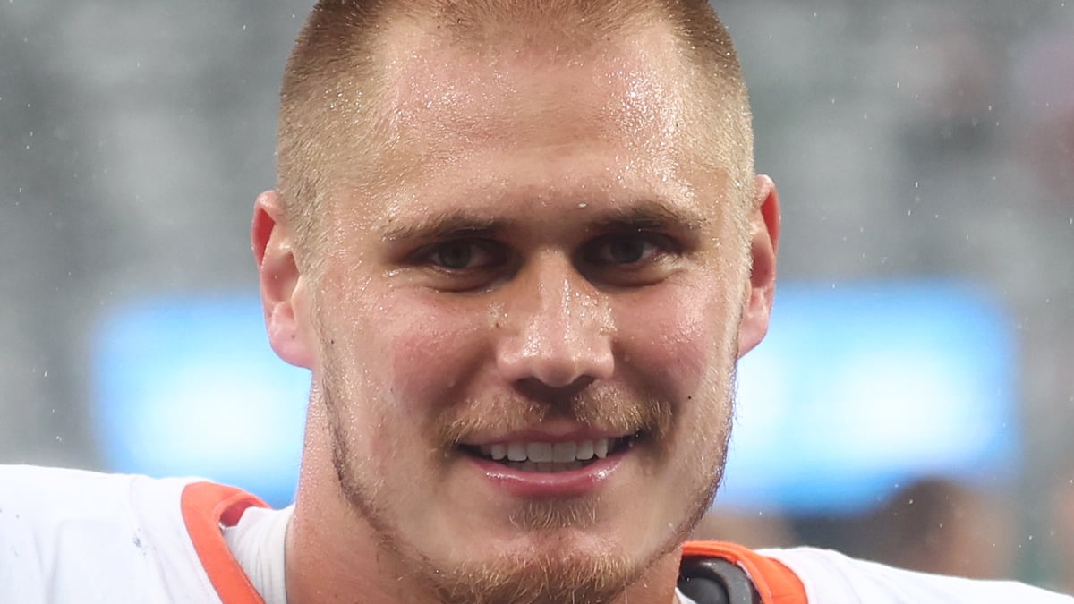 Cody Barton Headshot