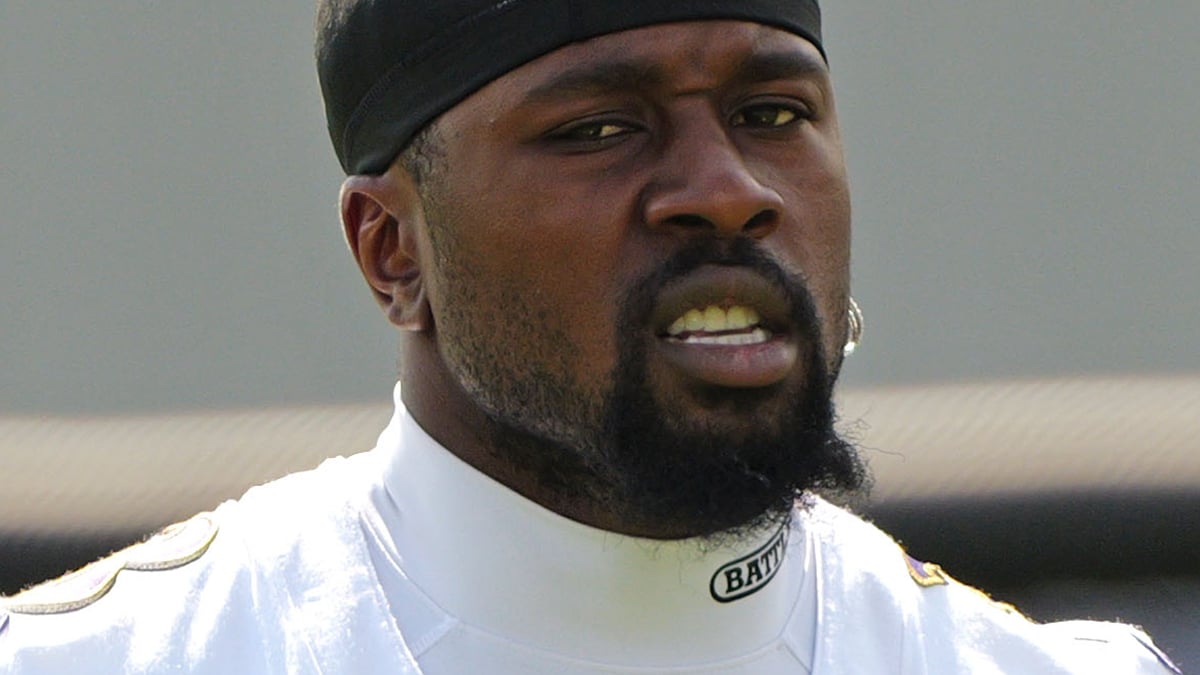 Chidobe Awuzie Headshot