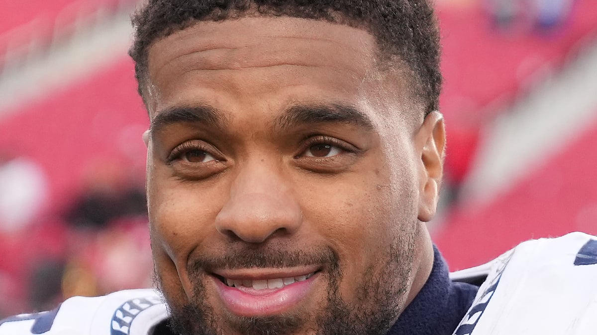 Dre'mont Jones Headshot